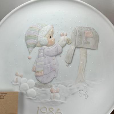 Precious Moments Christmas Plate " I'm Sending You a White Christmas"