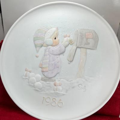 Precious Moments Christmas Plate " I'm Sending You a White Christmas"