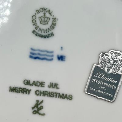 Vintage Royal Copenhagen 7" Hanging Plate 1983 "Merry Christmas" Cobalt Blue
