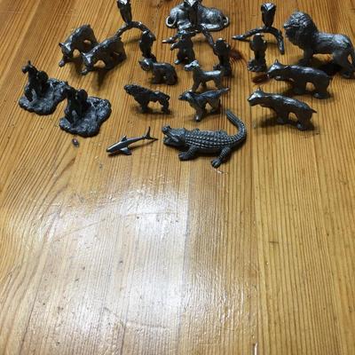 Lot (21) miniature pewter animal figurines