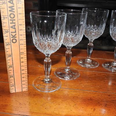 Set of 6 beautiful crystal stemmed goblets