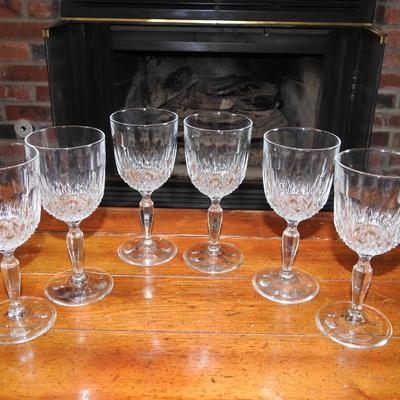 Set of 6 beautiful crystal stemmed goblets