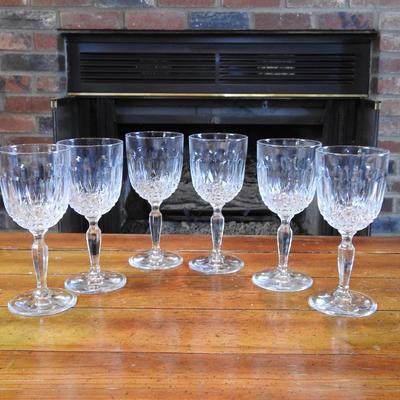 Set of 6 beautiful crystal stemmed goblets