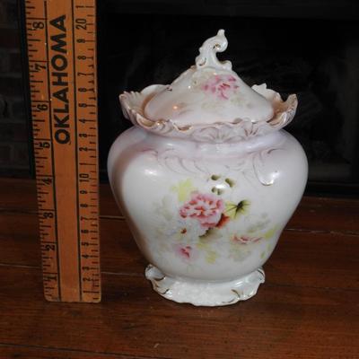 Beautiful vintage porcelain German cracker jar