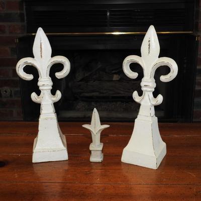 Rustic fleur-de-lis' cast iron