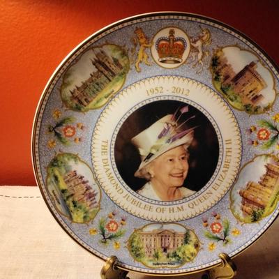 Queen Elizabeth Diamond Jubilee Commerative Plate