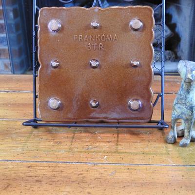 Frankoma trivet with dog