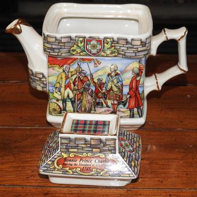 Wonderful English Sadler teapot