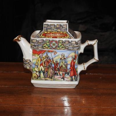 Wonderful English Sadler teapot