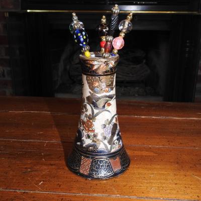 Satsuma hat pin holder with hat pins