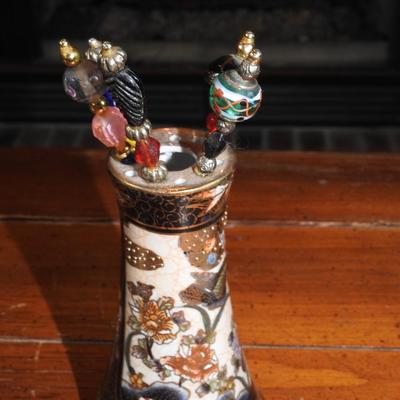 Satsuma hat pin holder with hat pins