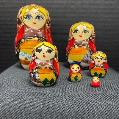 Babushkas - 10 Nesting Dolls