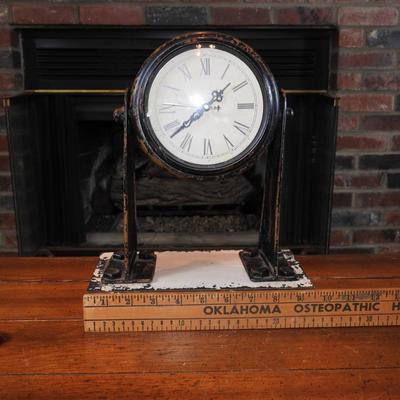 Rustic looking quartz clock