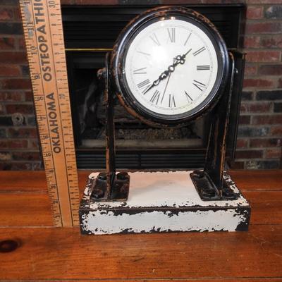 Rustic looking quartz clock