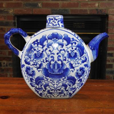 Bombay China round moon decorative teapot