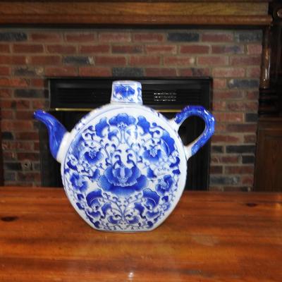 Bombay China round moon decorative teapot