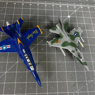 2 Toy Planes 