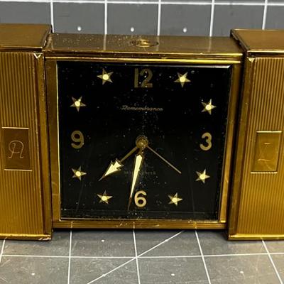 REMEMBRANCE 7 Jewel Windup Gold Toned Clock