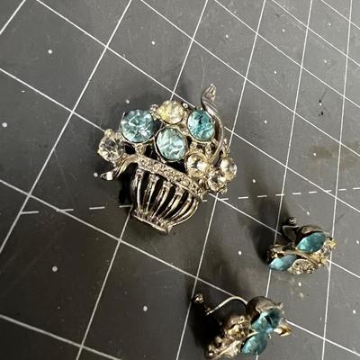 Vintage: Beautiful Aqua Mixed Earrings and Pin