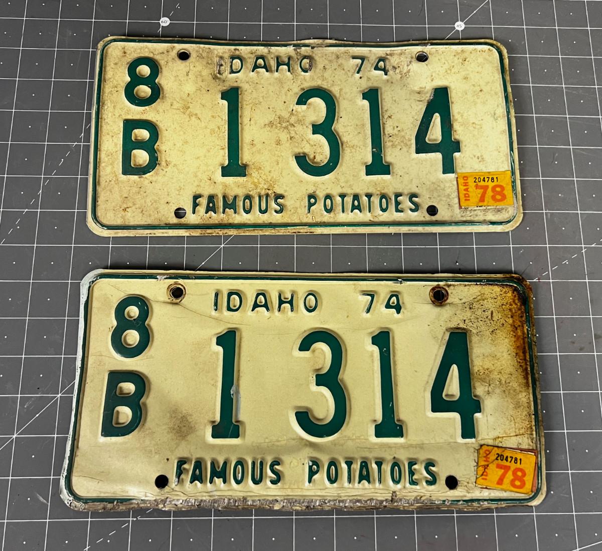 Idaho License Plates set front and back 1974