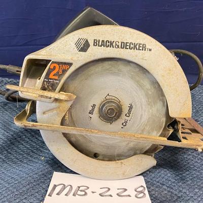 Black Decker Saw