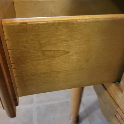 Wooden Drop Leaf Side Table (L-DW)