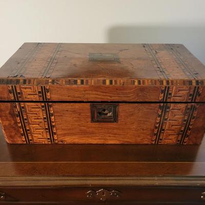 Antique Inlaid and Veneered Wooden Box (GB-DW)