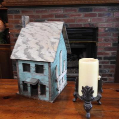 Primitive house decor and candles
