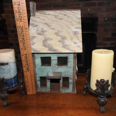 Primitive house decor and candles