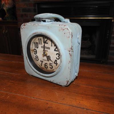 Shabby chic clock