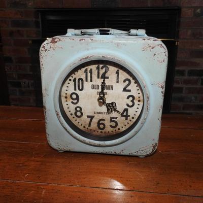 Shabby chic clock
