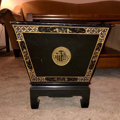 Mid century Japanese planter with cover