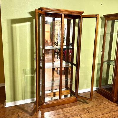 PULASKI FURNITURE CO ~ Oak Beveled Glass Doors Lighted Curio Cabinet
