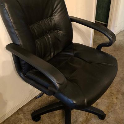 Black office chair