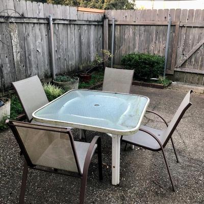 Outdoor patio table and 4 chairs