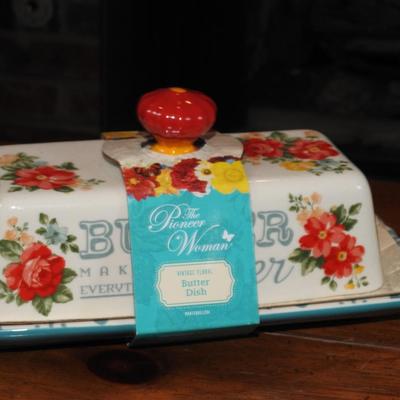 Trio of pioneer woman products