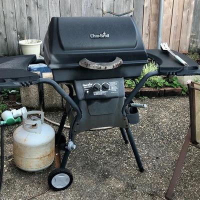 Charbroil grill with gas tank