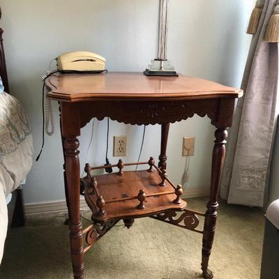 Antique side table 24x24x29