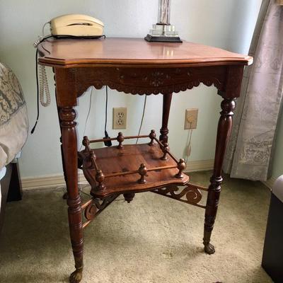 Antique side table 24x24x29