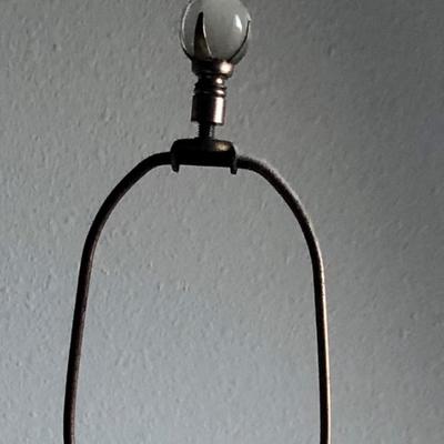 Vintage crystal table lamp with crystal lampshade closure