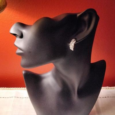 .02ctw H-SI Diamond 925 Sterling Silver Earrings