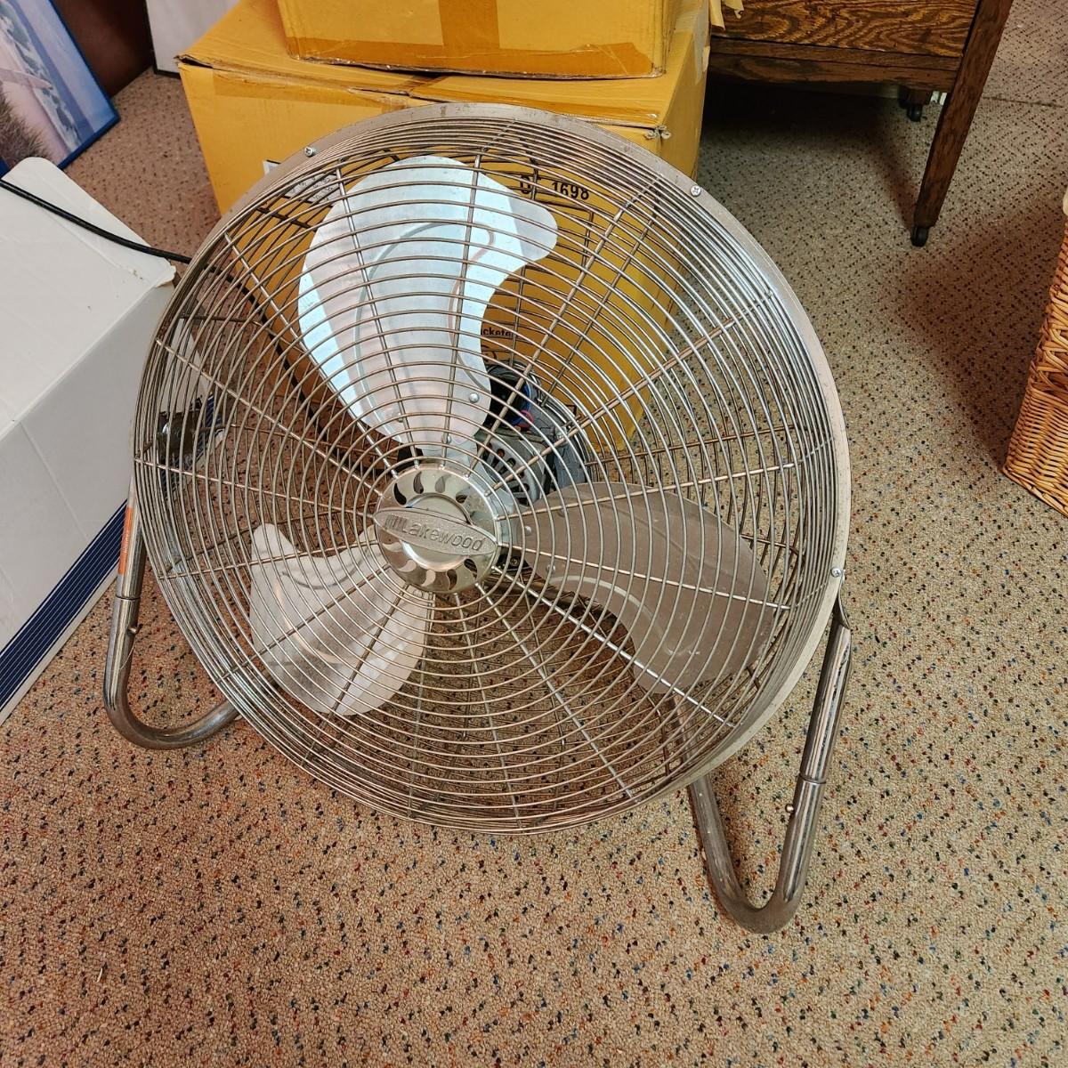 Large 3 Speed Lakewood Floor Fan