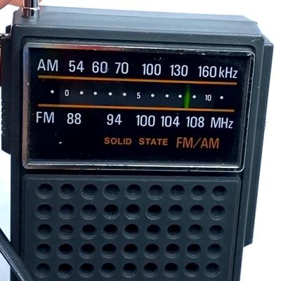 Vintage Radio Shack Realistic  Working Transistor AM/FM Radio