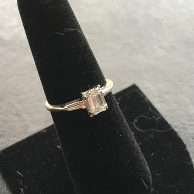 DIAMOND AND 14KT WHITE GOLD RING