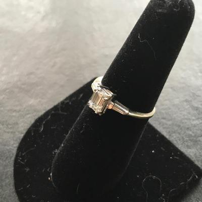 DIAMOND AND 14KT WHITE GOLD RING