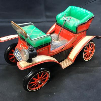 TIN TOY CAR