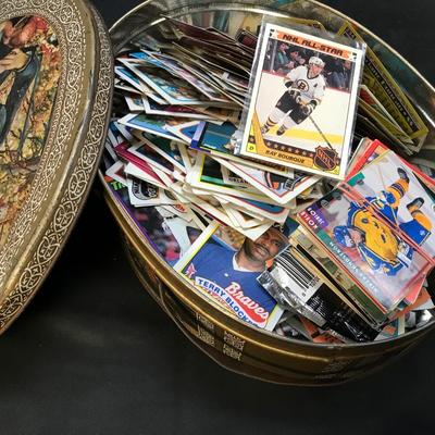 LARGE TIN OF SPORTS CARDS