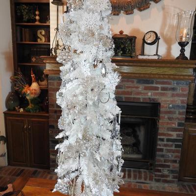 Sparkly white table top Christmas tree