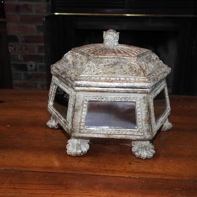 Mirrored lidded box