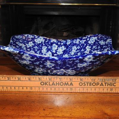 Blue and white floral bowl